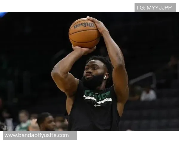 杰伦布朗全能表现助力球队获胜22投10中罚球7中9贡献30分8板8助 杰伦布朗全能表现助力球队获胜22投10中罚球7中9贡献30分8板8助