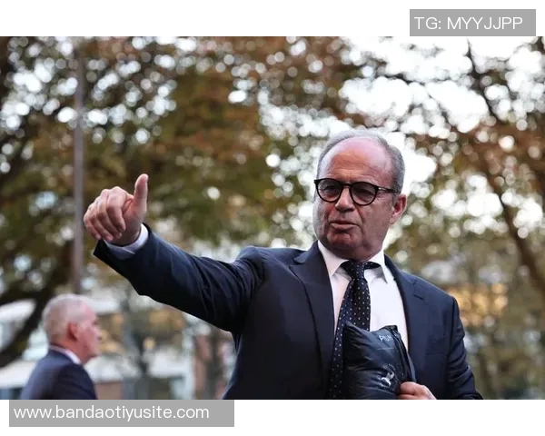 坎波斯回忆两年前欧冠赛日小埃梅里与马尤卢的数学课堂趣事