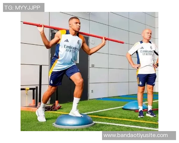 姆巴佩缺席法国训练两天今日将决定是否能参加比赛