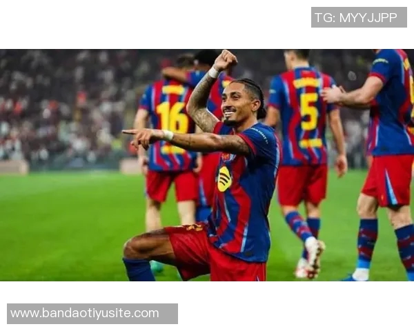 拉菲尼亚评选巴萨历史最佳巴西球员内马尔小罗里瓦尔多名列前茅